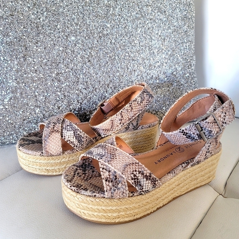 Chinese Laundry espadrille sandal